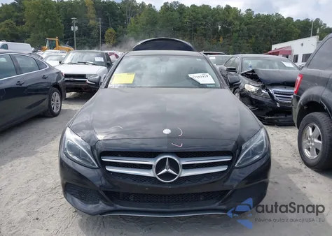 2015 Mercedes-Benz C 300 4Matic из США, поврежденный, VIN 55SWF4KB1FU024766